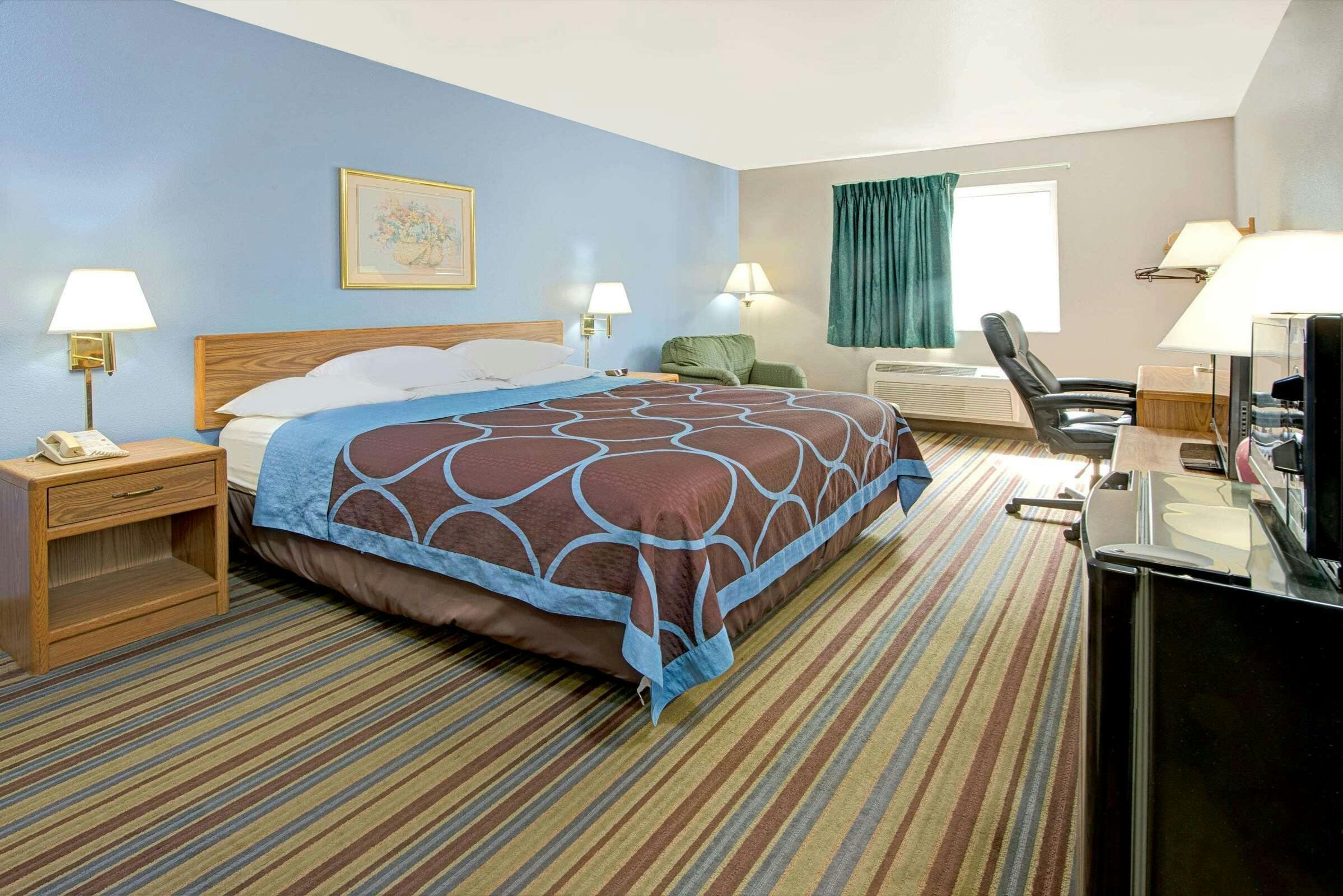 Hotel Super 8 Pontoon Beach IL photo 3