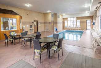 Hotel Super 8 by Wyndham Big Rapids photo 5