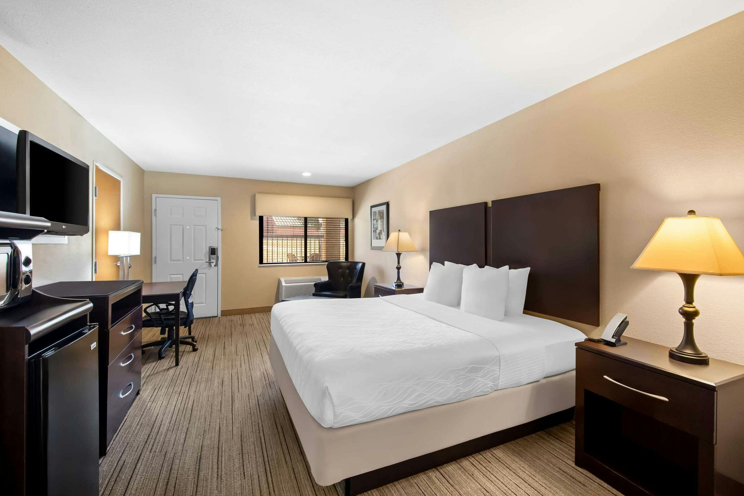 Hotel Best Western Cedar Inn photo 4