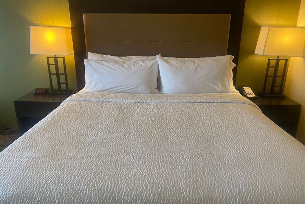 Hotel Wingate Fort Saskatchewan photo 4