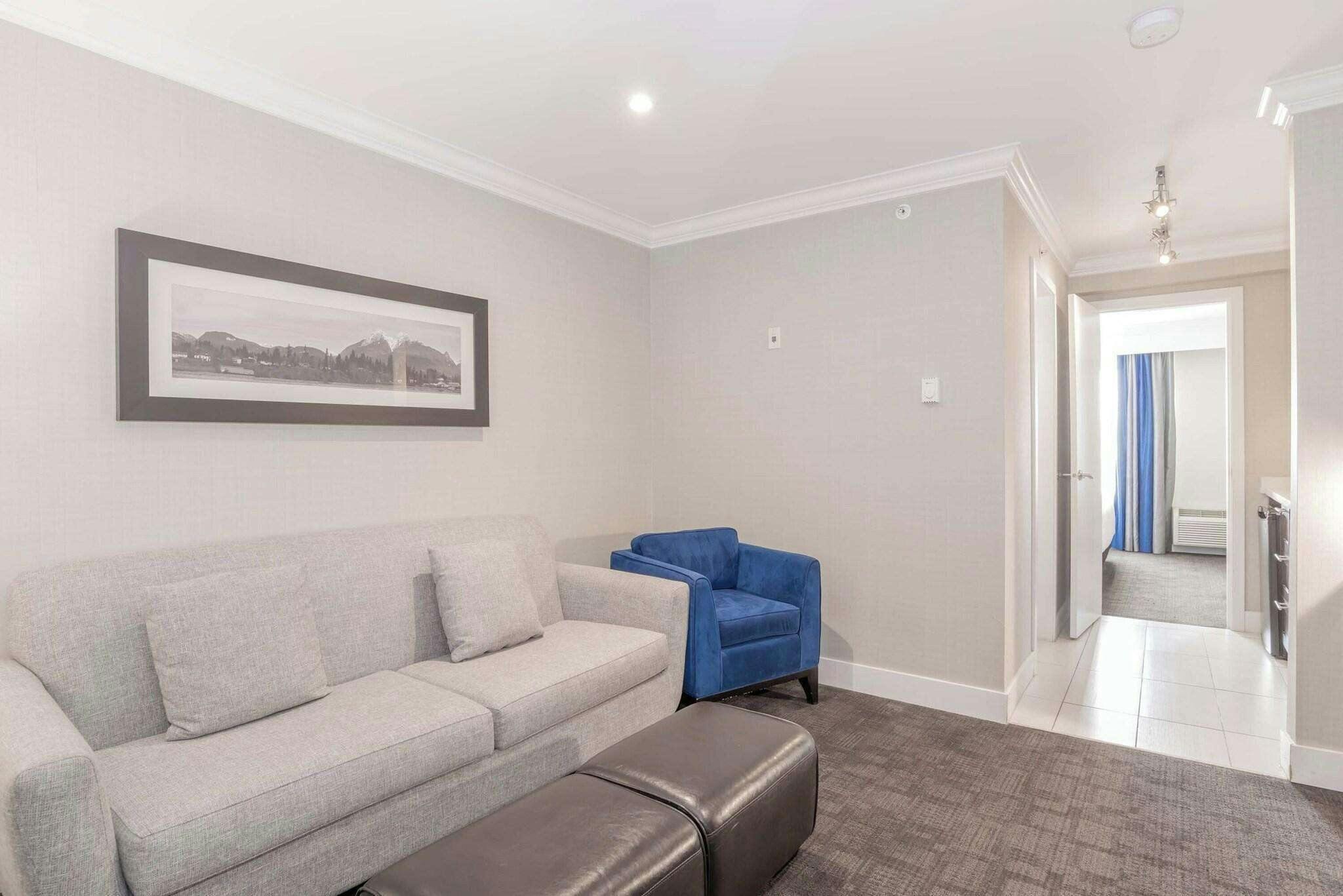 Hotel Sandman Signature Langley Hotel photo 4