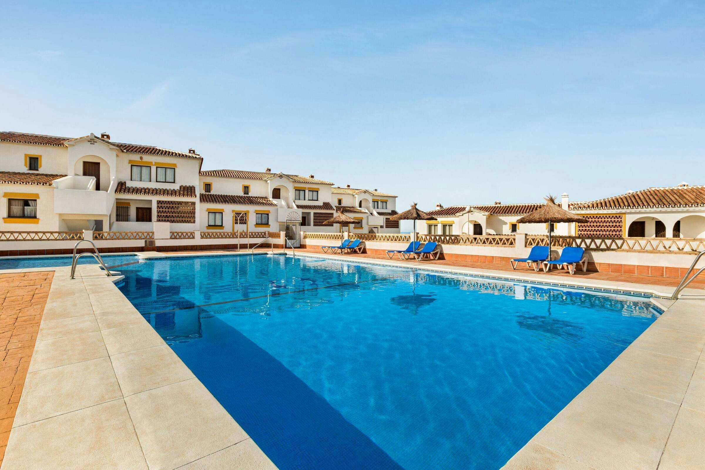 Hotel Ramada Hotel & Suites by Wyndham Costa del Sol Fuengirola photo 3