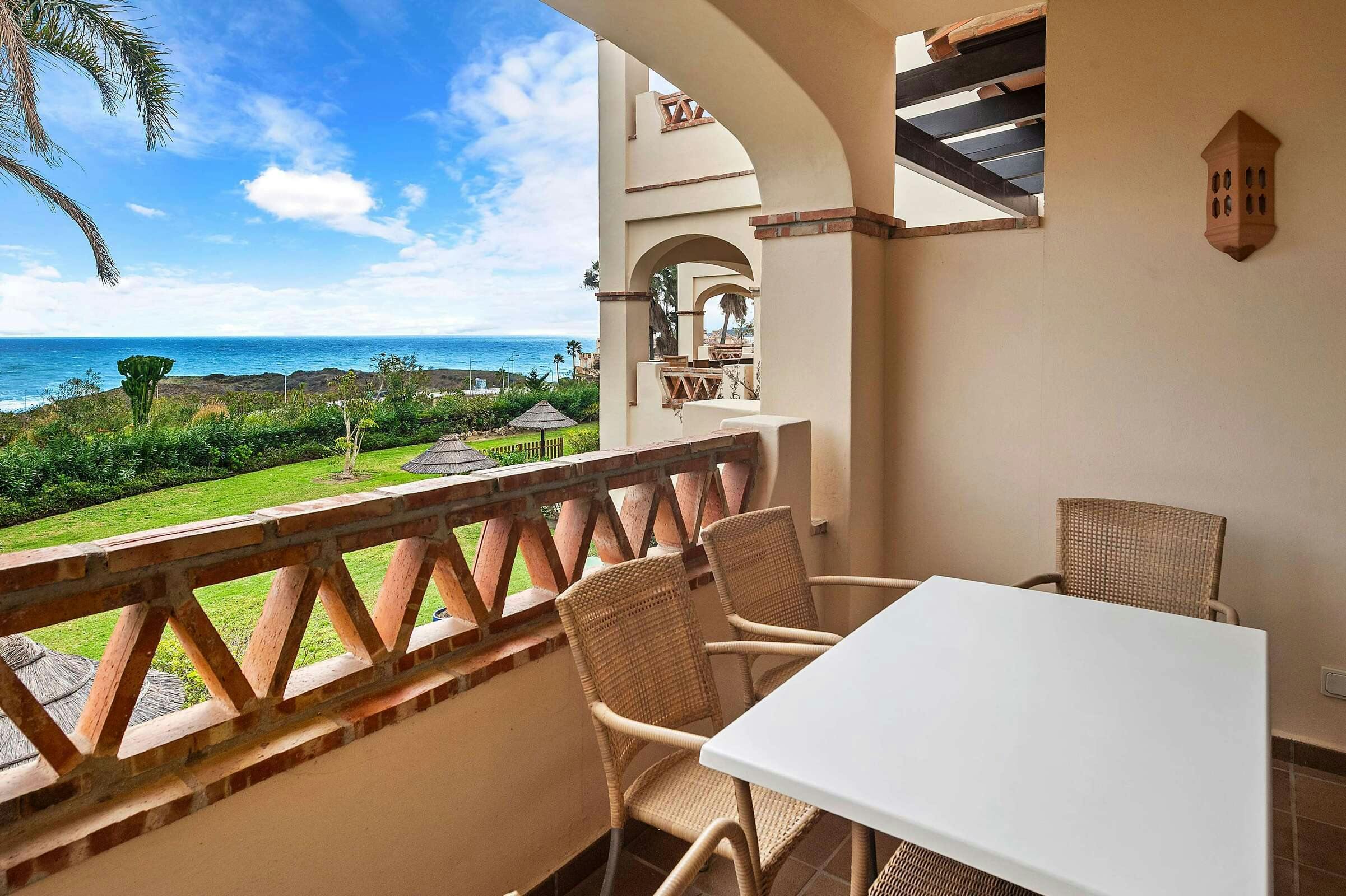 Hotel Ramada Hotel & Suites by Wyndham Costa del Sol Fuengirola photo 5