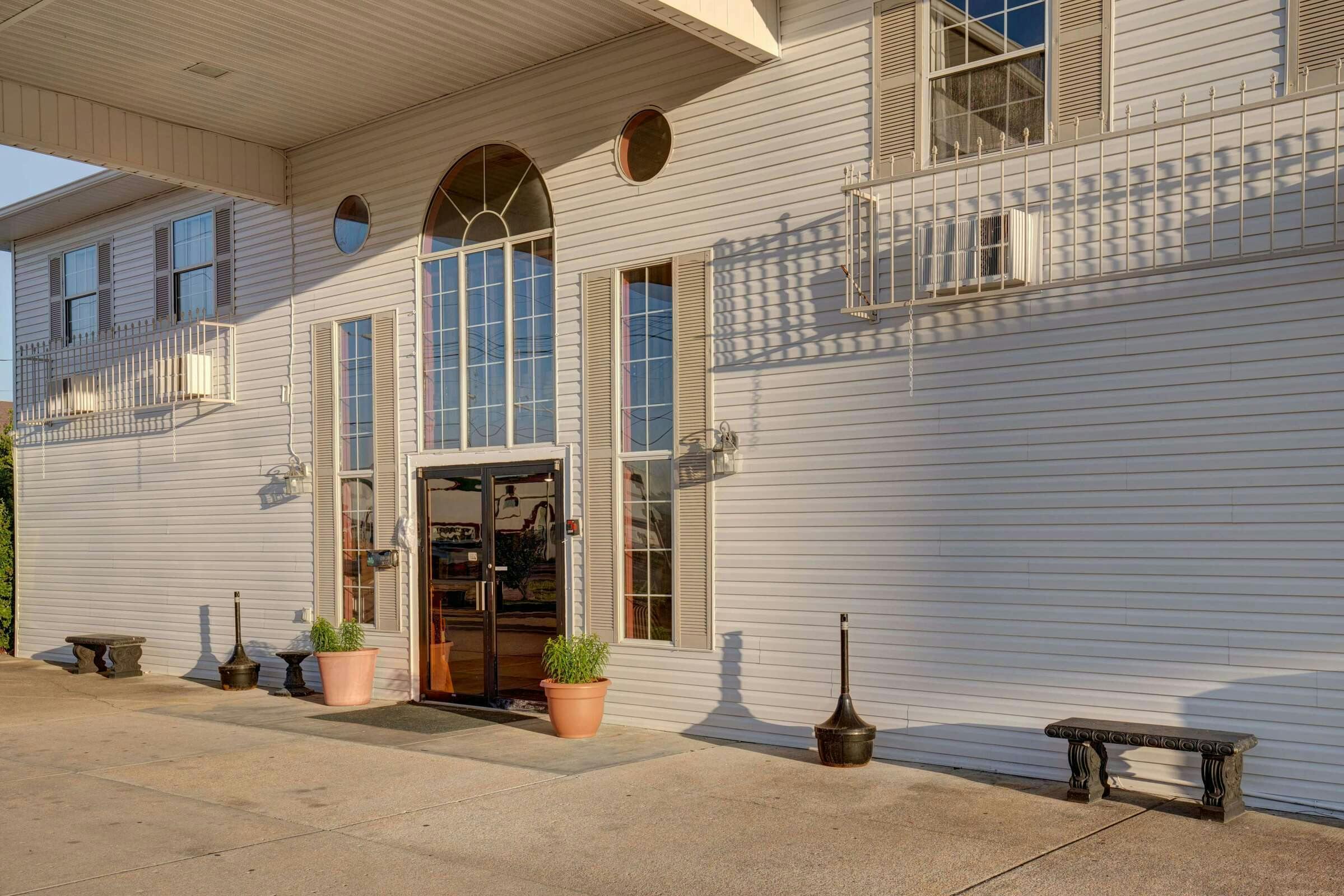 Howard Johnson Branson Theatre