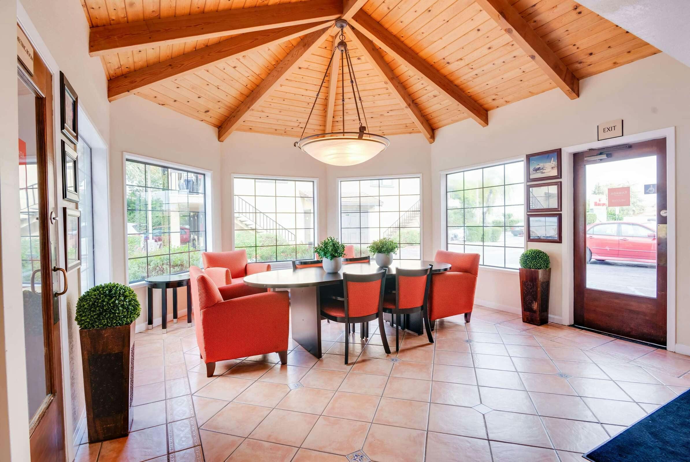 Hotel Ramada by Wyndham Mountain View photo 2