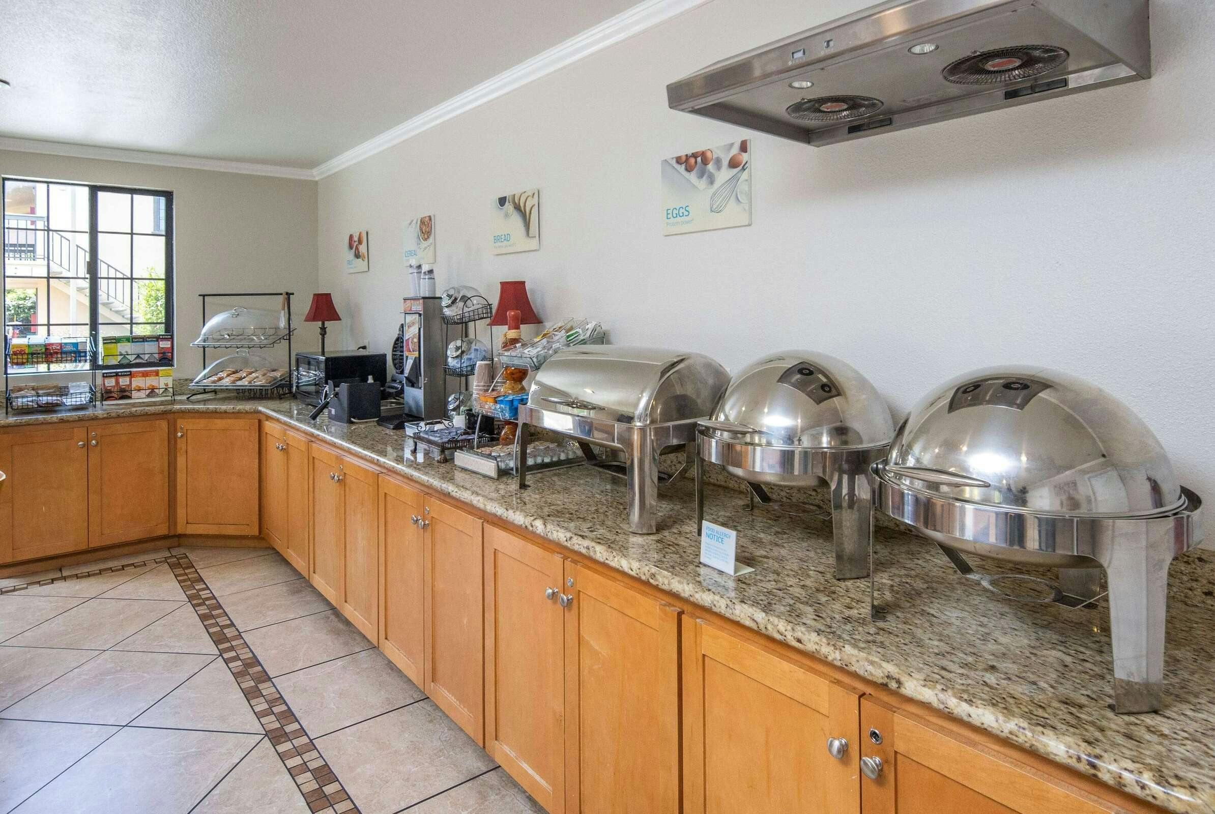 Hotel Ramada by Wyndham Mountain View photo 3