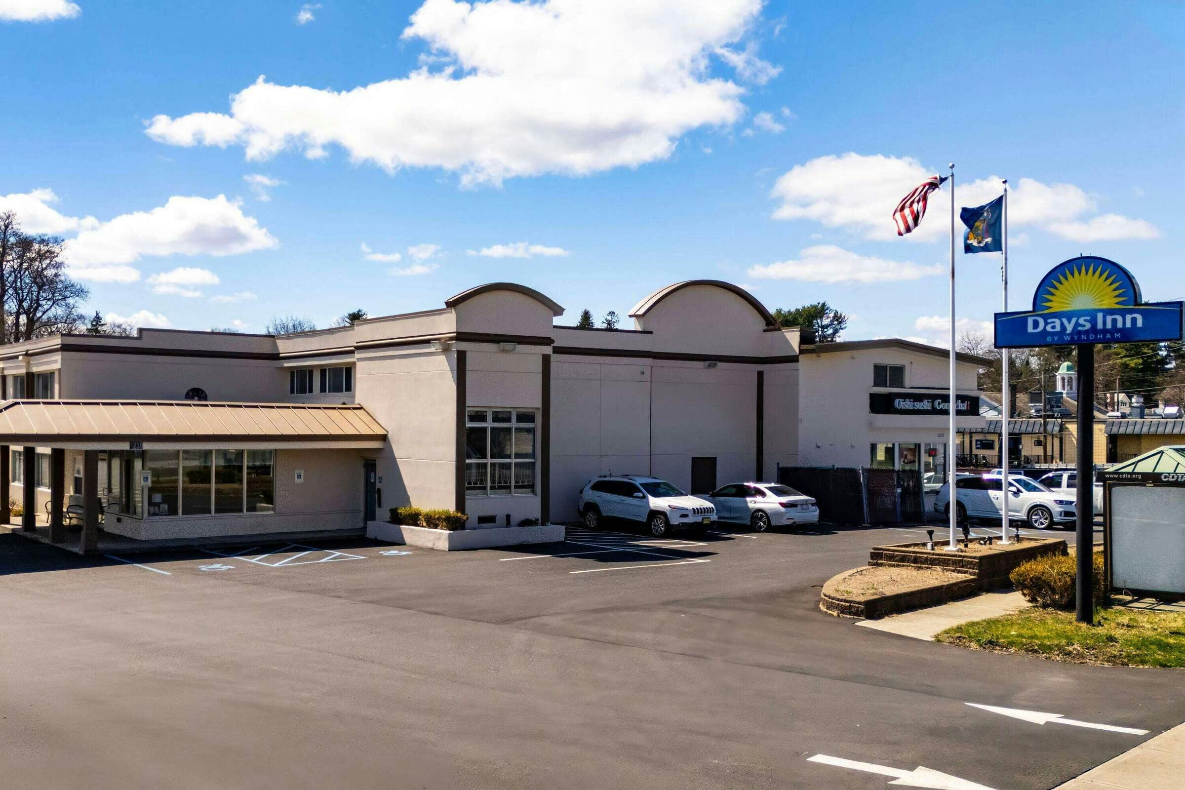 Hotel Days Inn by Wyndham Albany SUNY photo 2