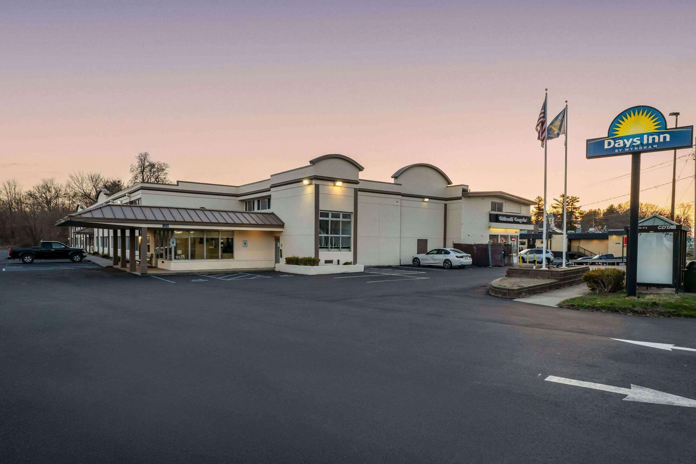 Hotel Days Inn by Wyndham Albany SUNY photo 5