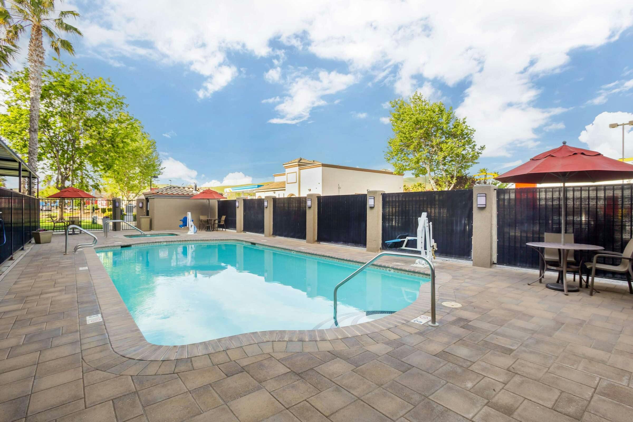 Hotel Best Western Plus Villa Del Lago Inn photo 1