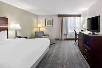 Hotel Best Western Luxbury Inn Fort Wayne photo 4