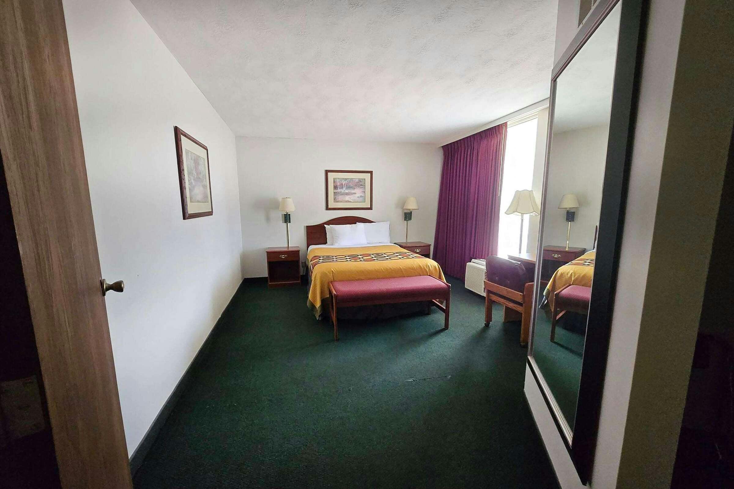 Hotel Travelodge by Wyndham Oakley photo 1