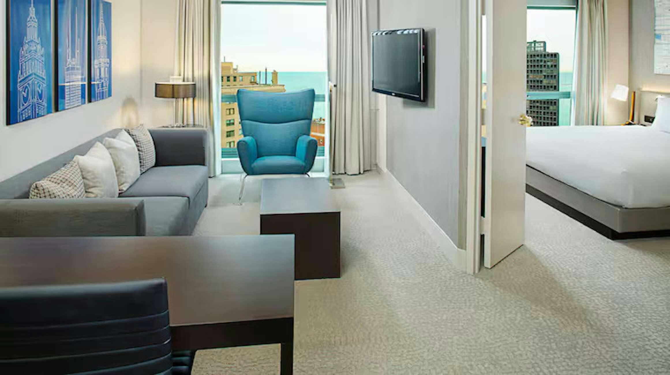 Hotel Hilton Chicago Mag Mile Suites photo 2