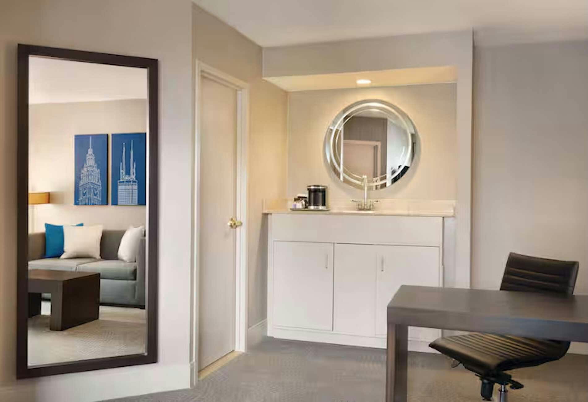 Hotel Hilton Chicago Mag Mile Suites photo 3