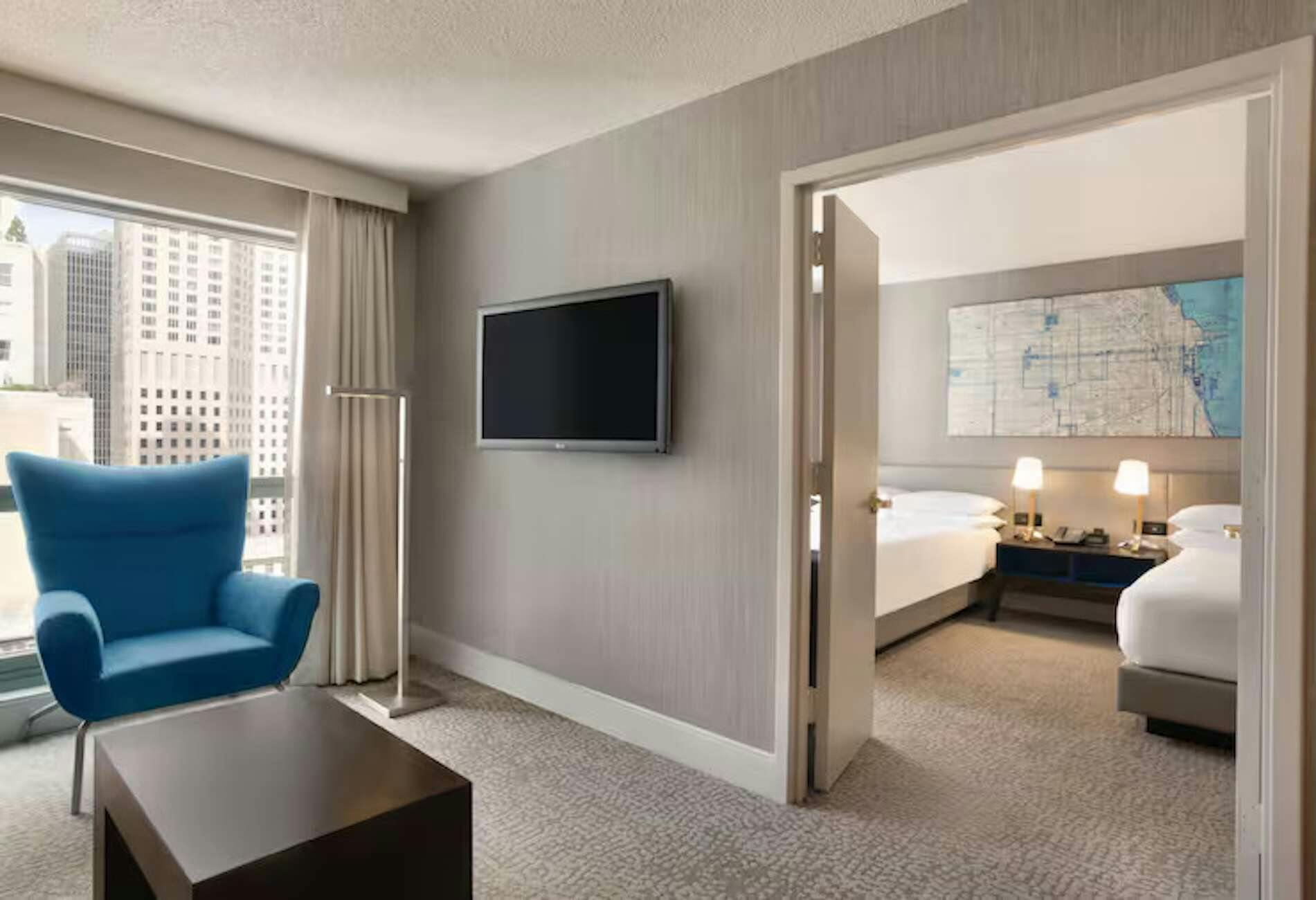 Hotel Hilton Chicago Mag Mile Suites photo 5