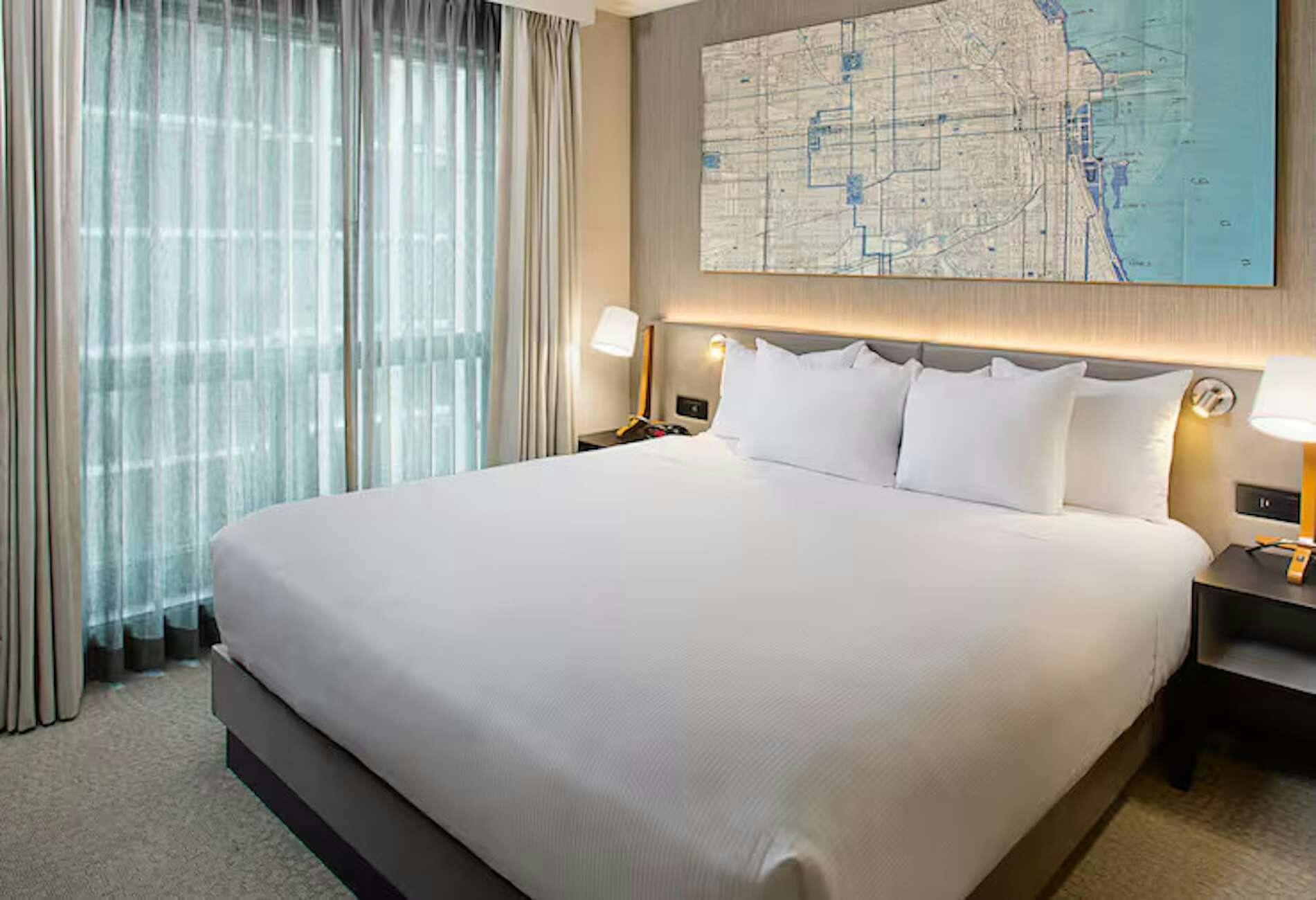 Hilton Chicago Mag Mile Suites