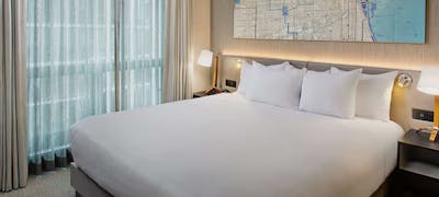 Hilton Chicago Mag Mile Suites