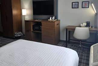 Hotel AmericInn by Wyndham Albert Lea photo 3