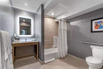 Hotel Clarion Inn Nashua, NH photo 4