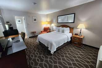 Hotel Ramada Bayside Inn and Suites photo 1