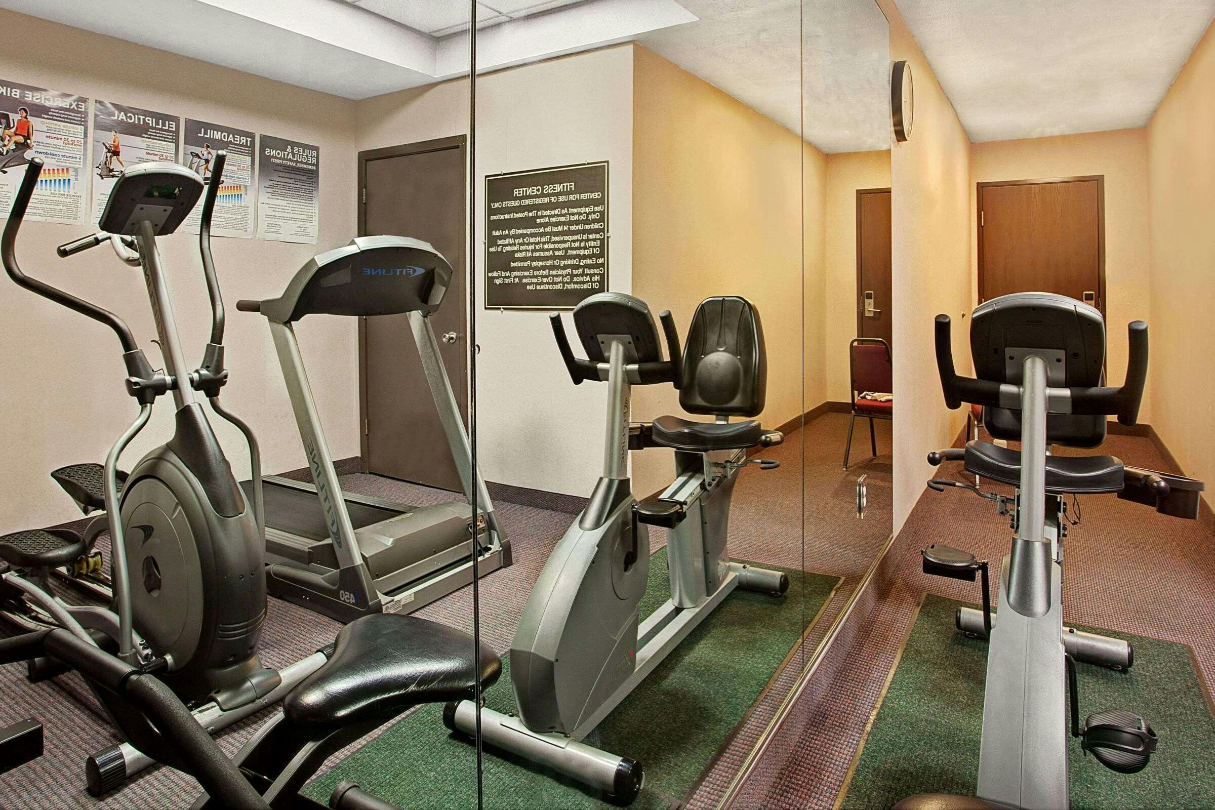 Hotel Ramada Pearl Jackson Airport photo 1