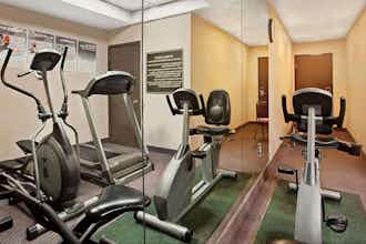 Hotel Ramada Pearl Jackson Airport photo 1