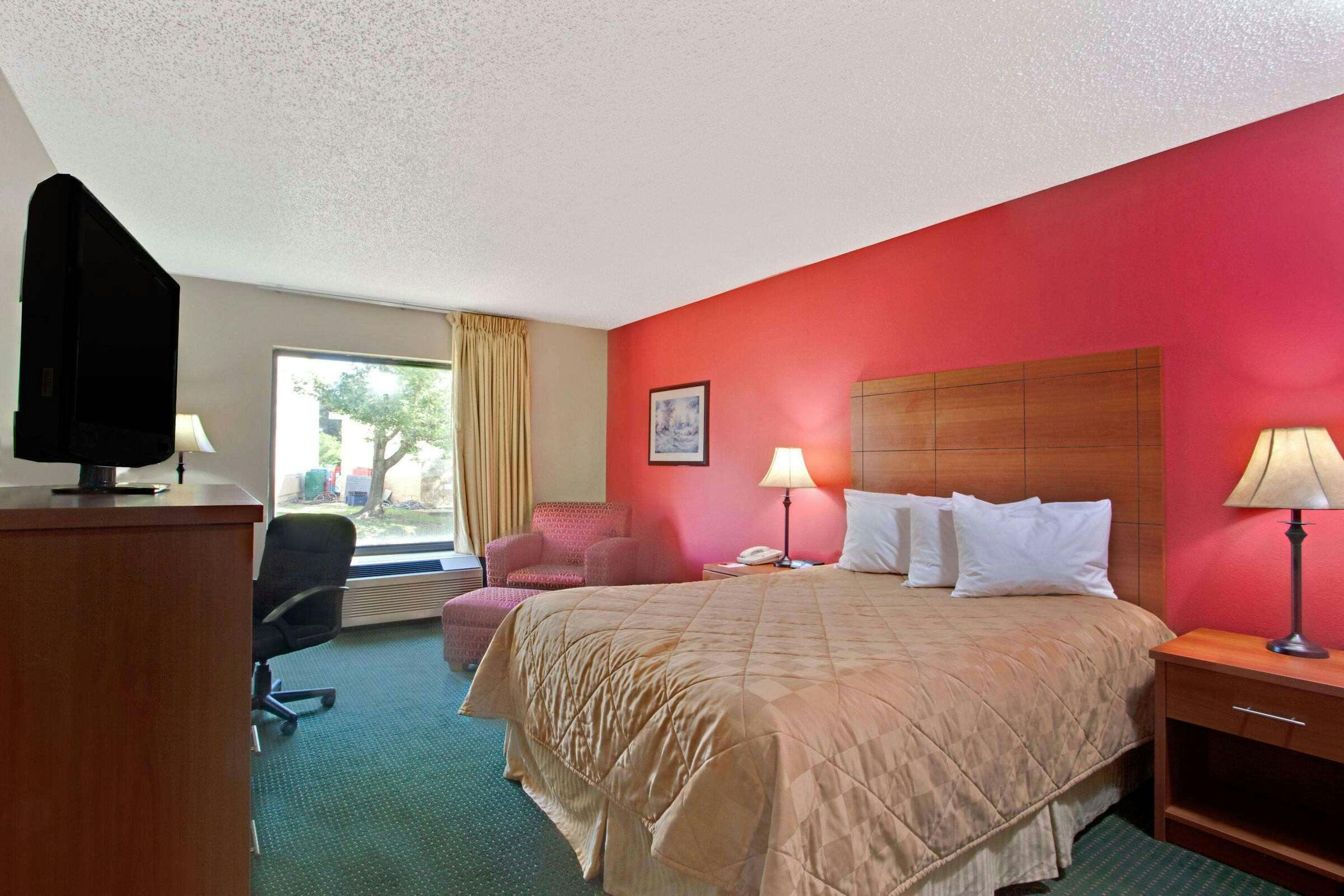Hotel Ramada Pearl Jackson Airport photo 2