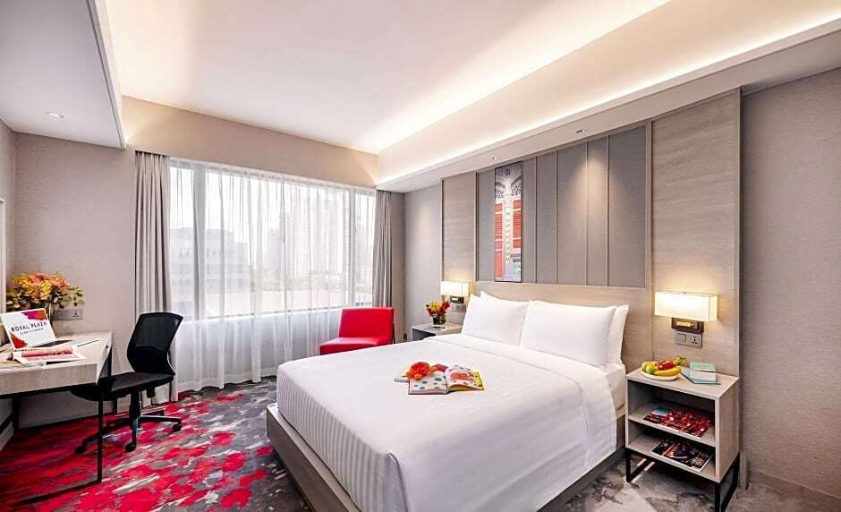 Hotel Royal Plaza on Scotts photo 1