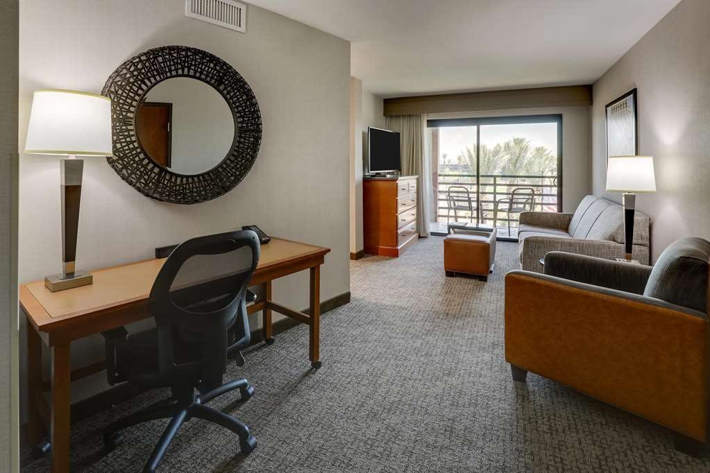 Hotel Drury Inn and Suites Phoenix Airport photo 4