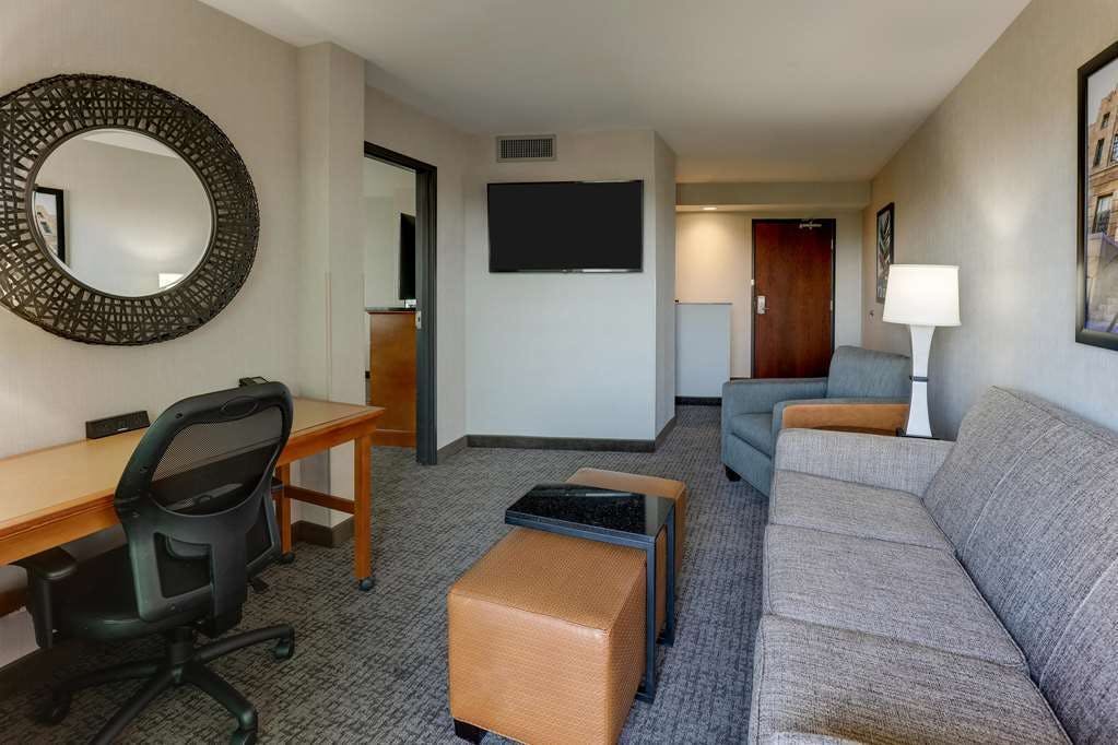 Hotel Drury Inn and Suites Phoenix Airport photo 5