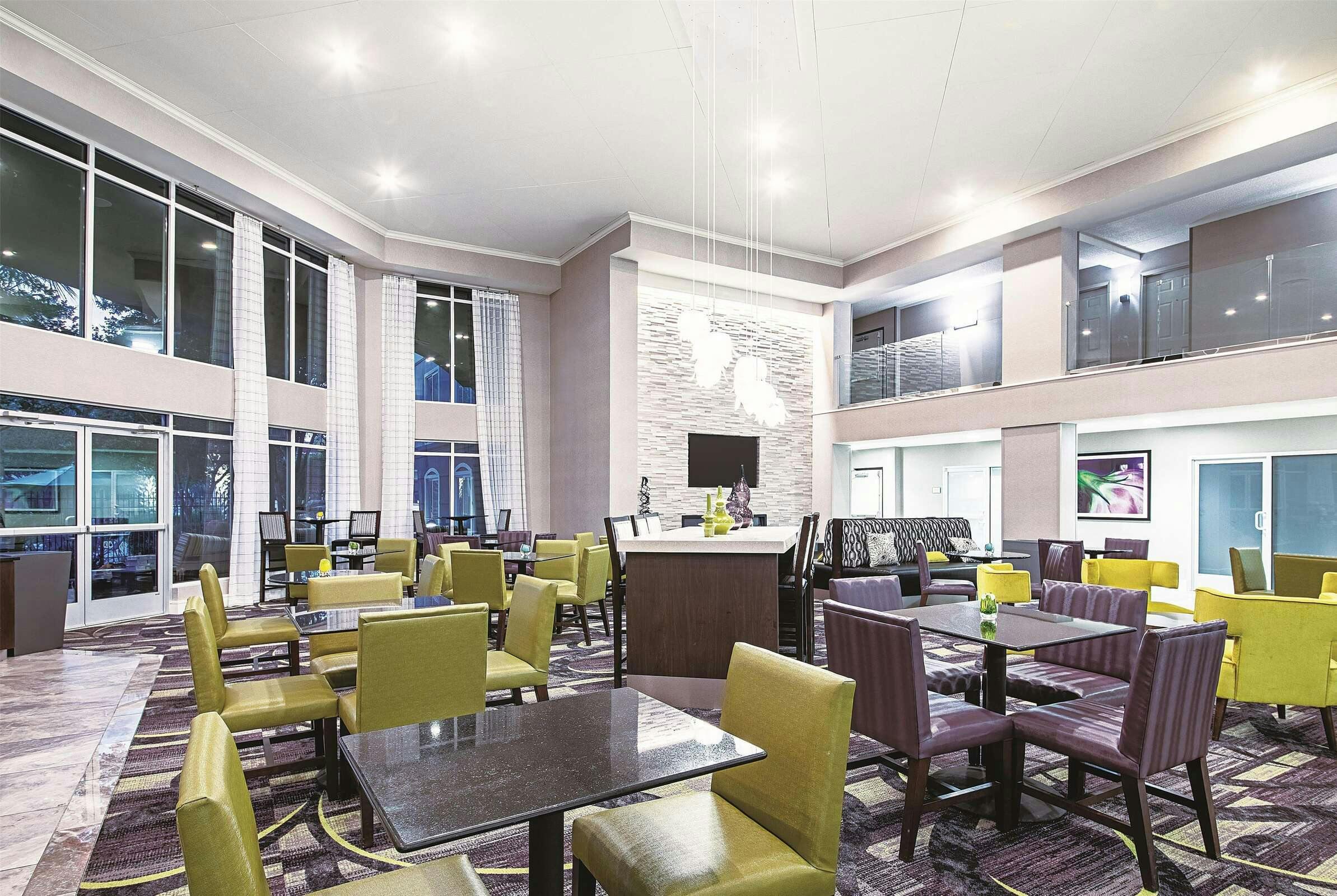 Hotel La Quinta Inn & Suites by Wyndham Austin Airport photo 3