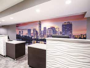 Hotel La Quinta Inn Ste AUS Airport photo 4