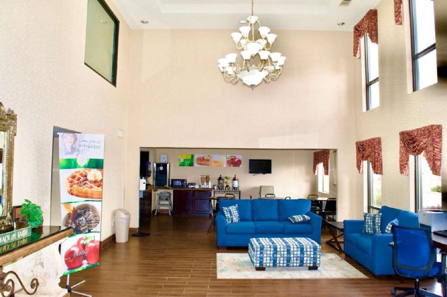 Hotel Quality Inn & Suites Pine Bluff, AR photo 3