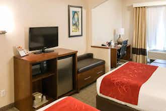 Hotel Comfort Suites Near Six Flags Magic Mountain photo 2