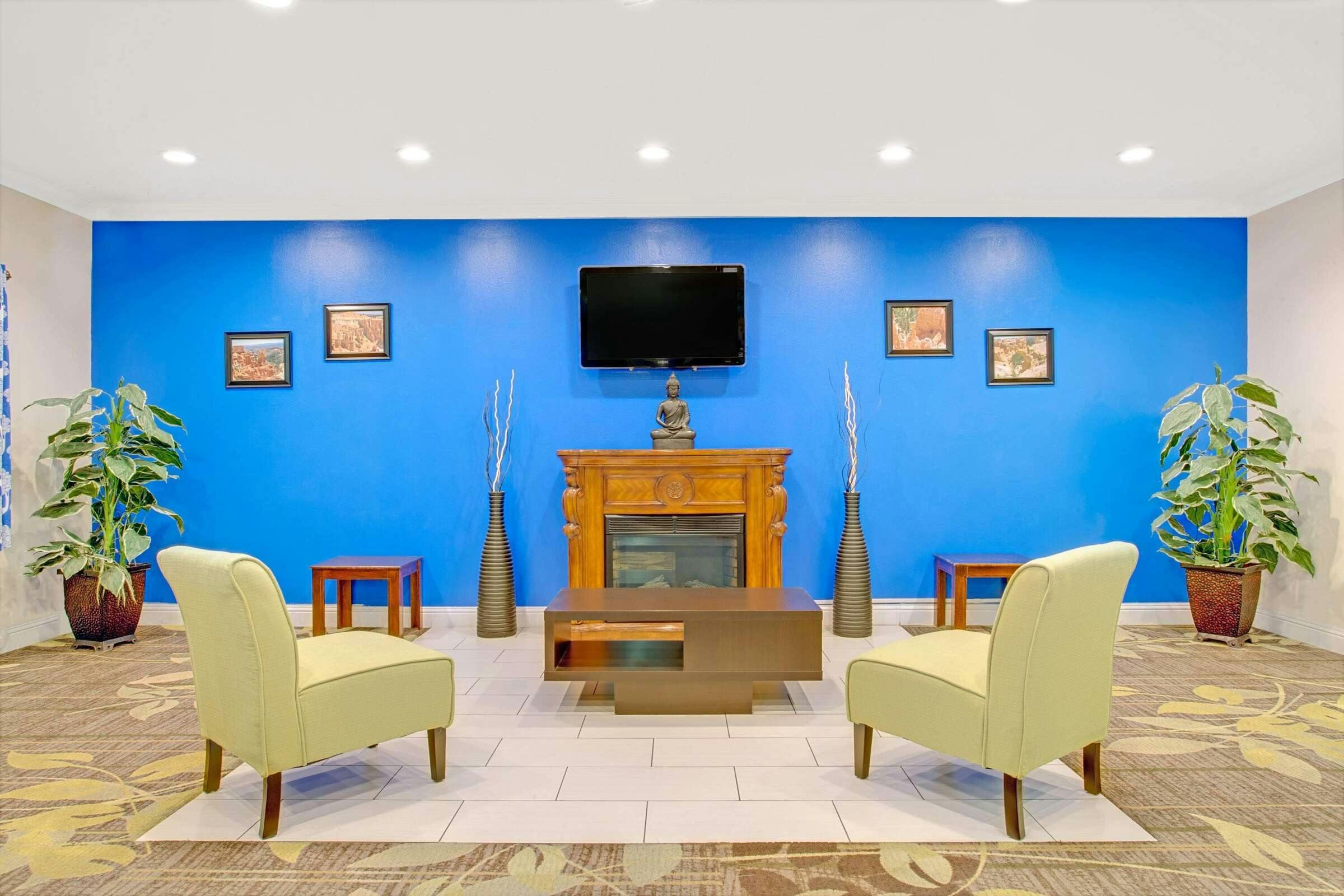 Hotel Days Inn Lehi photo 1