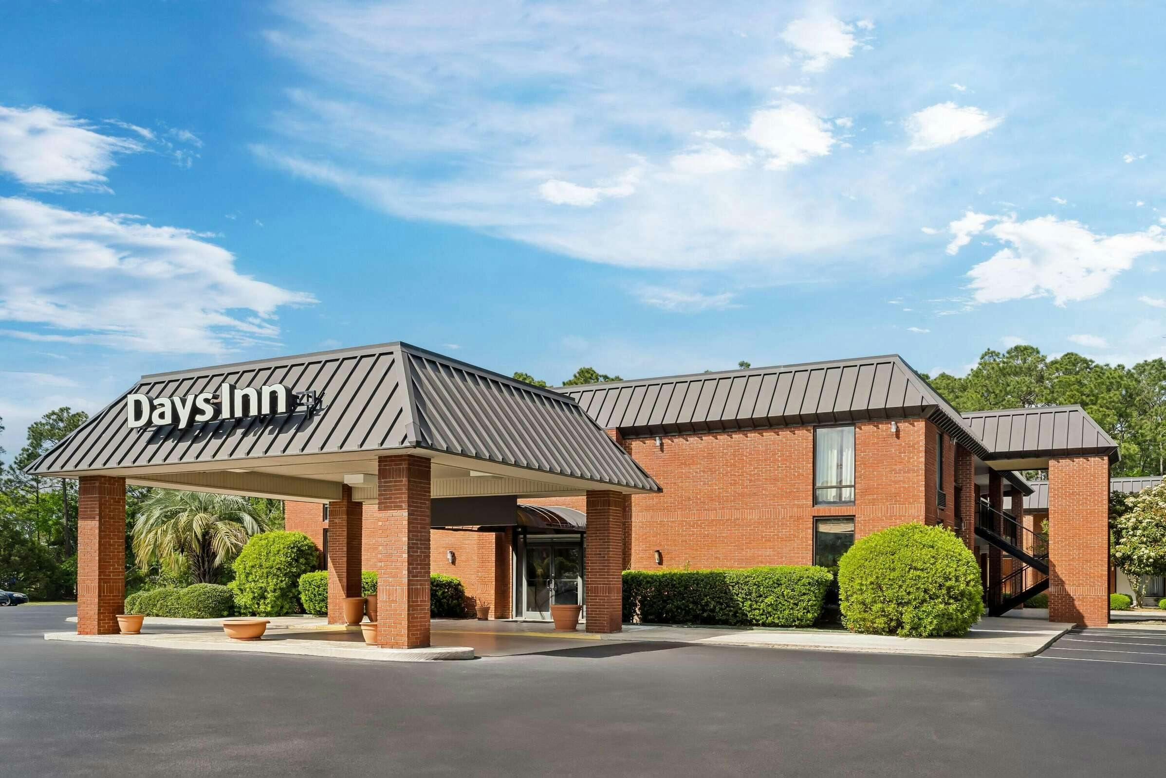 Hotel Days Inn by Wyndham Statesboro photo 1