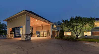 Best Western Plus Windjammer Inn & Conference Center