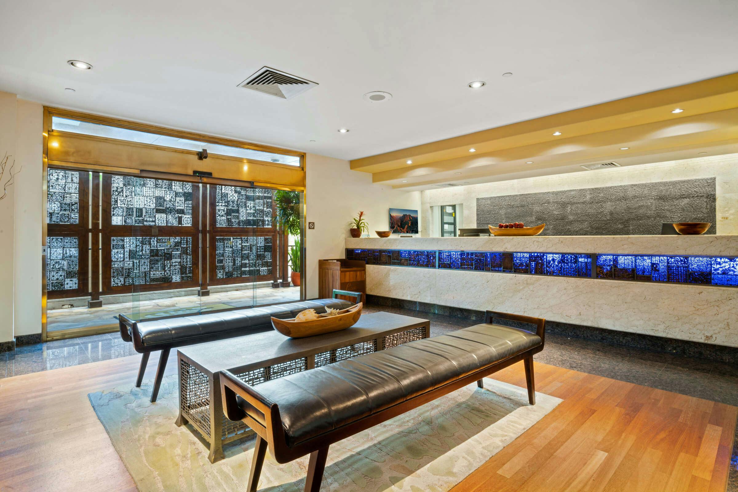 Hotel Luana Waikiki Hotel & Suites photo 2