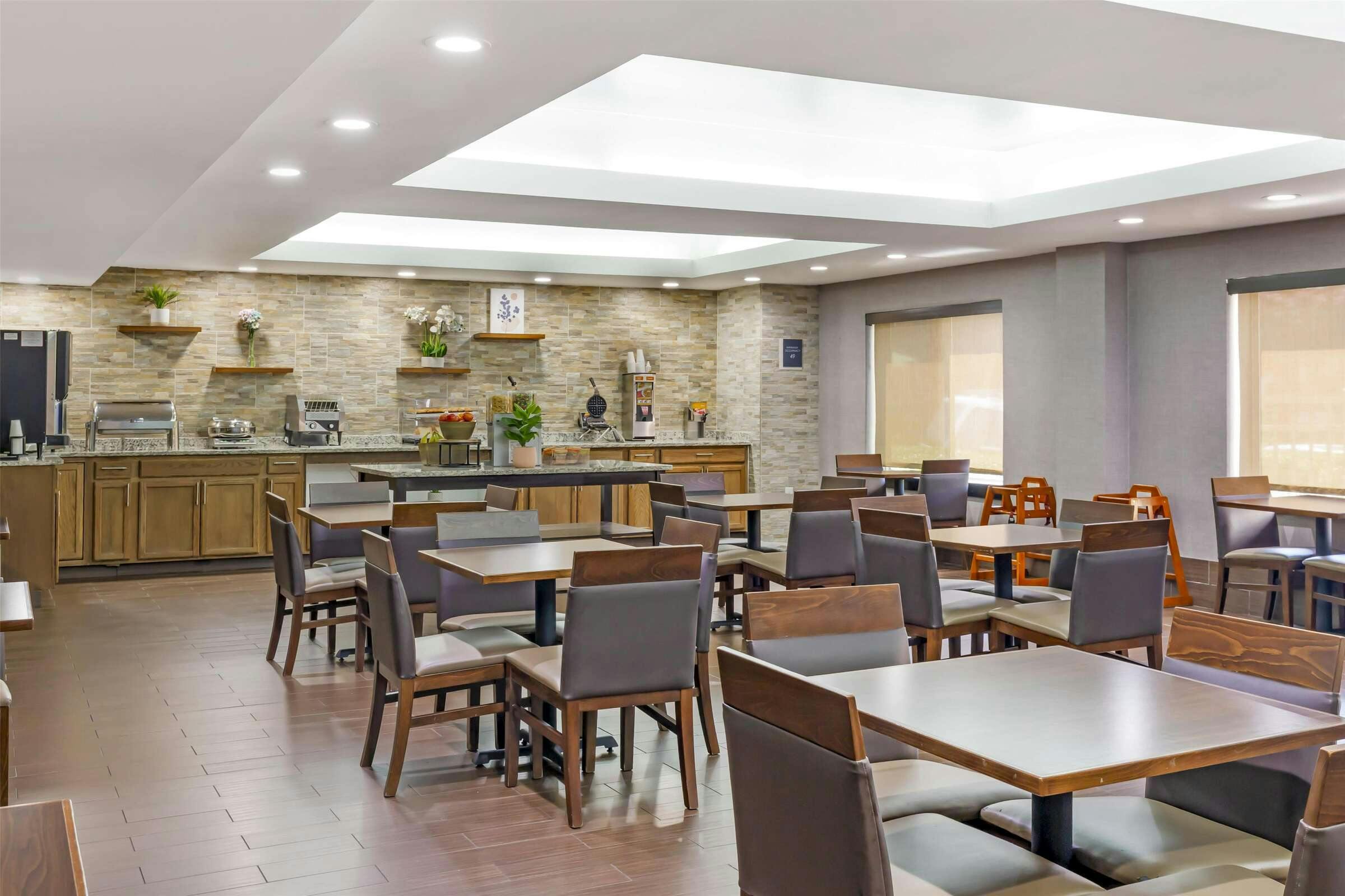 Hotel Best Western Plus Raleigh Crabtree Valley Hotel photo 2