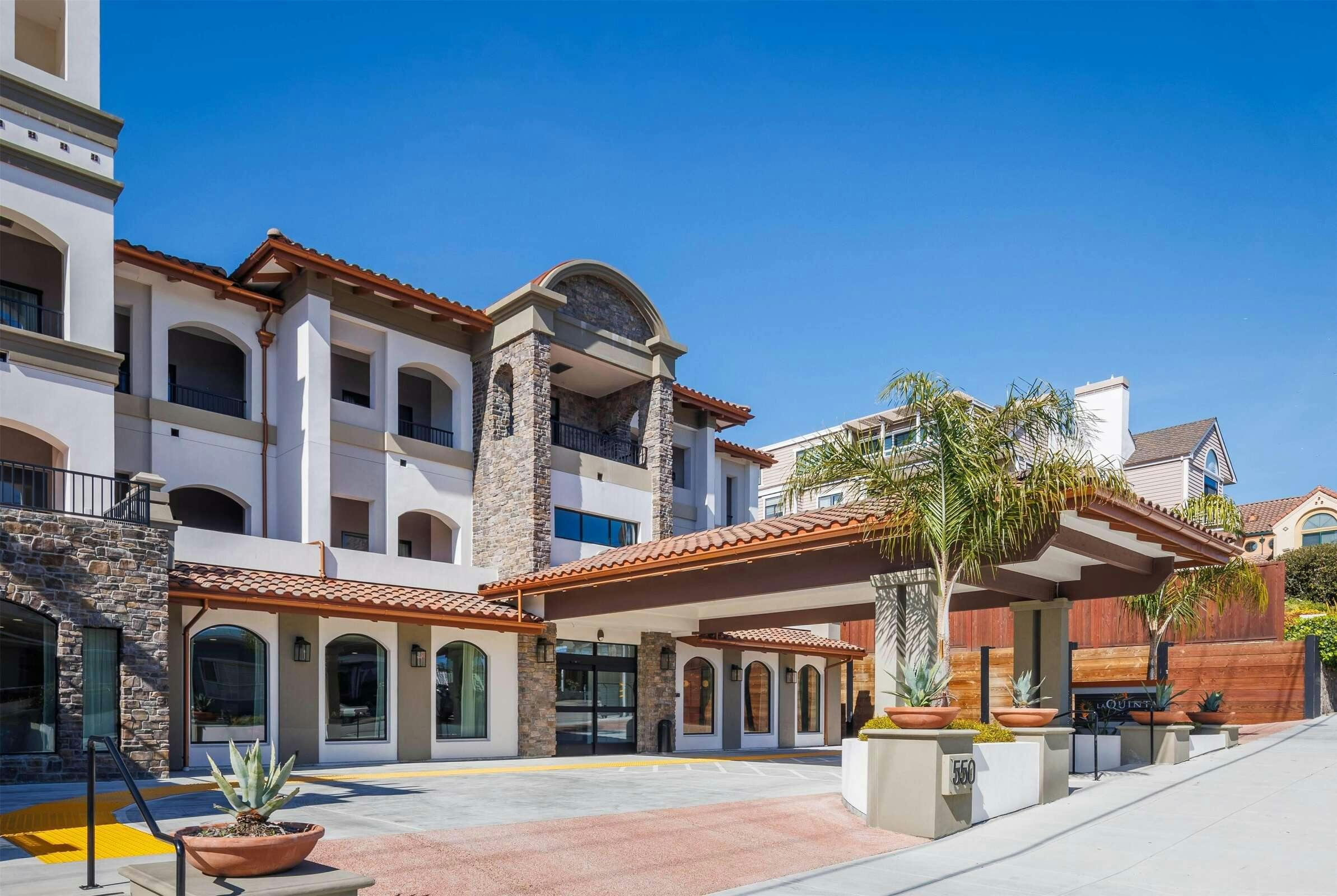 La Quinta Inn & Suites by Wyndham Santa Cruz