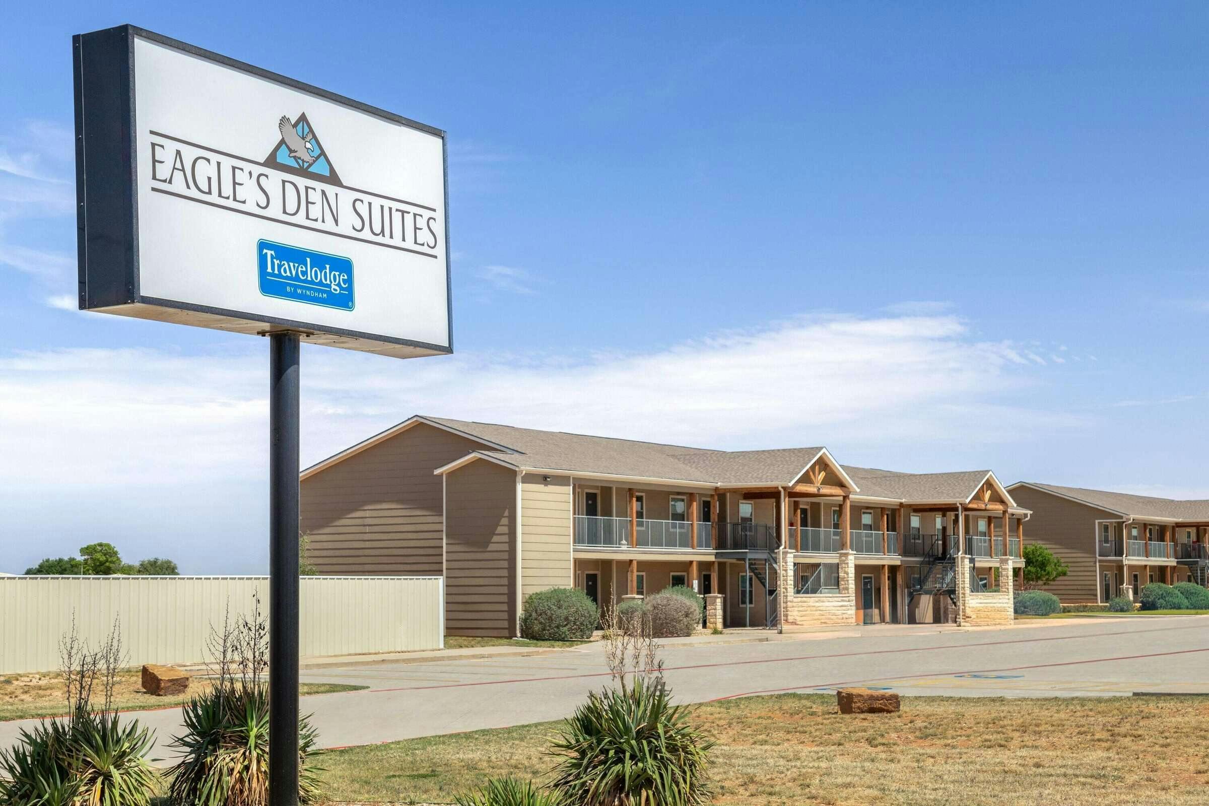 Hotel Eagle's Den Suites Andrews a Travelodge by Wyndham photo 3