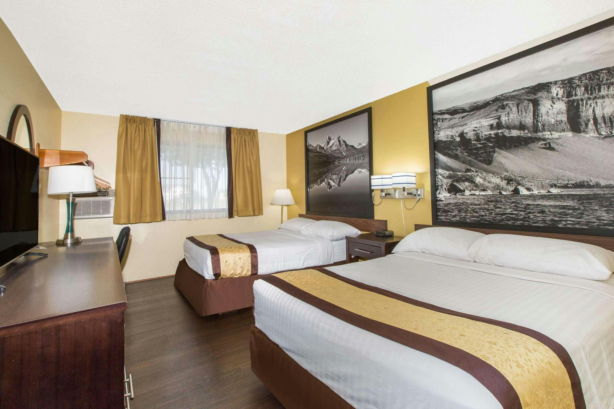 Hotel Super 8 by Wyndham Nampa photo 2