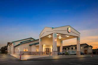 Hotel Super 8 Santa Rosa photo 1