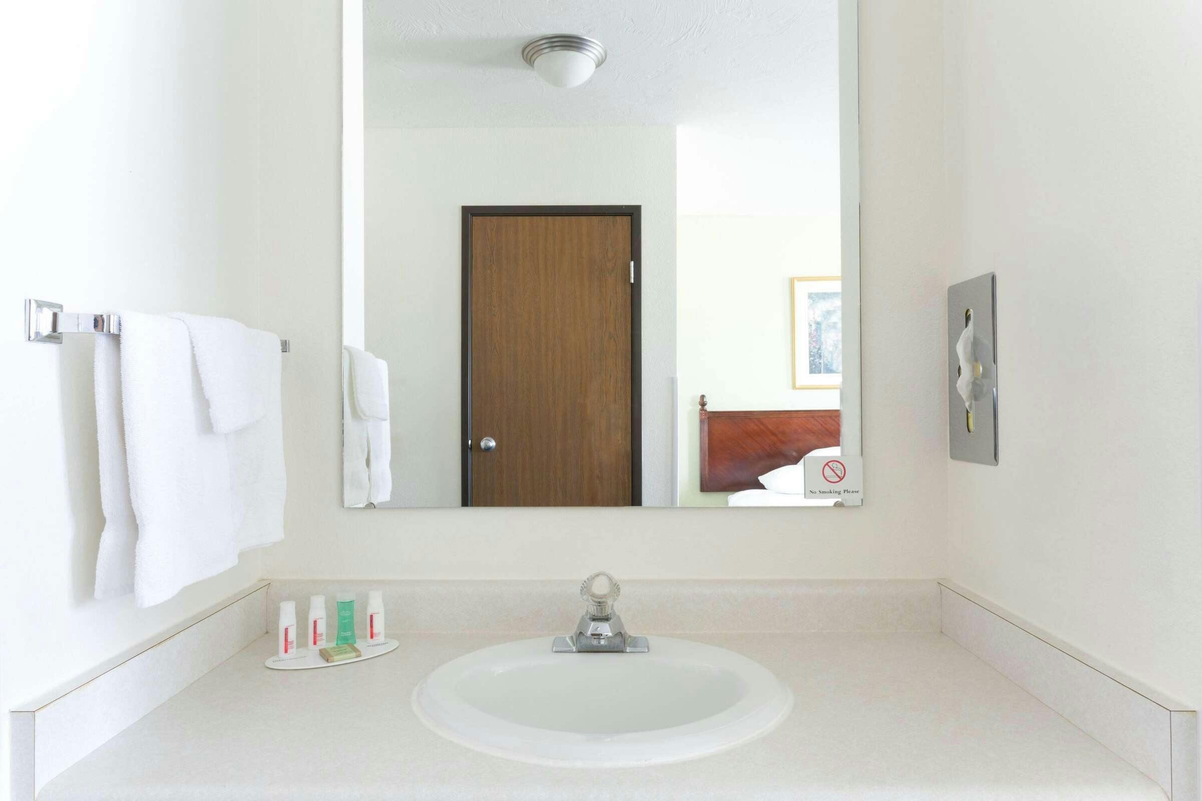 Hotel Super 8 Montpelier photo 4