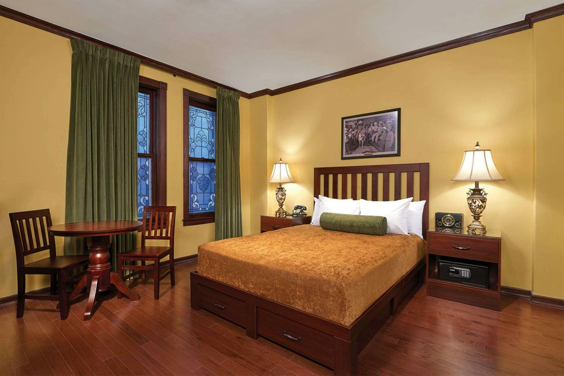 Hotel Historic Haunted Hotel Apache photo 1