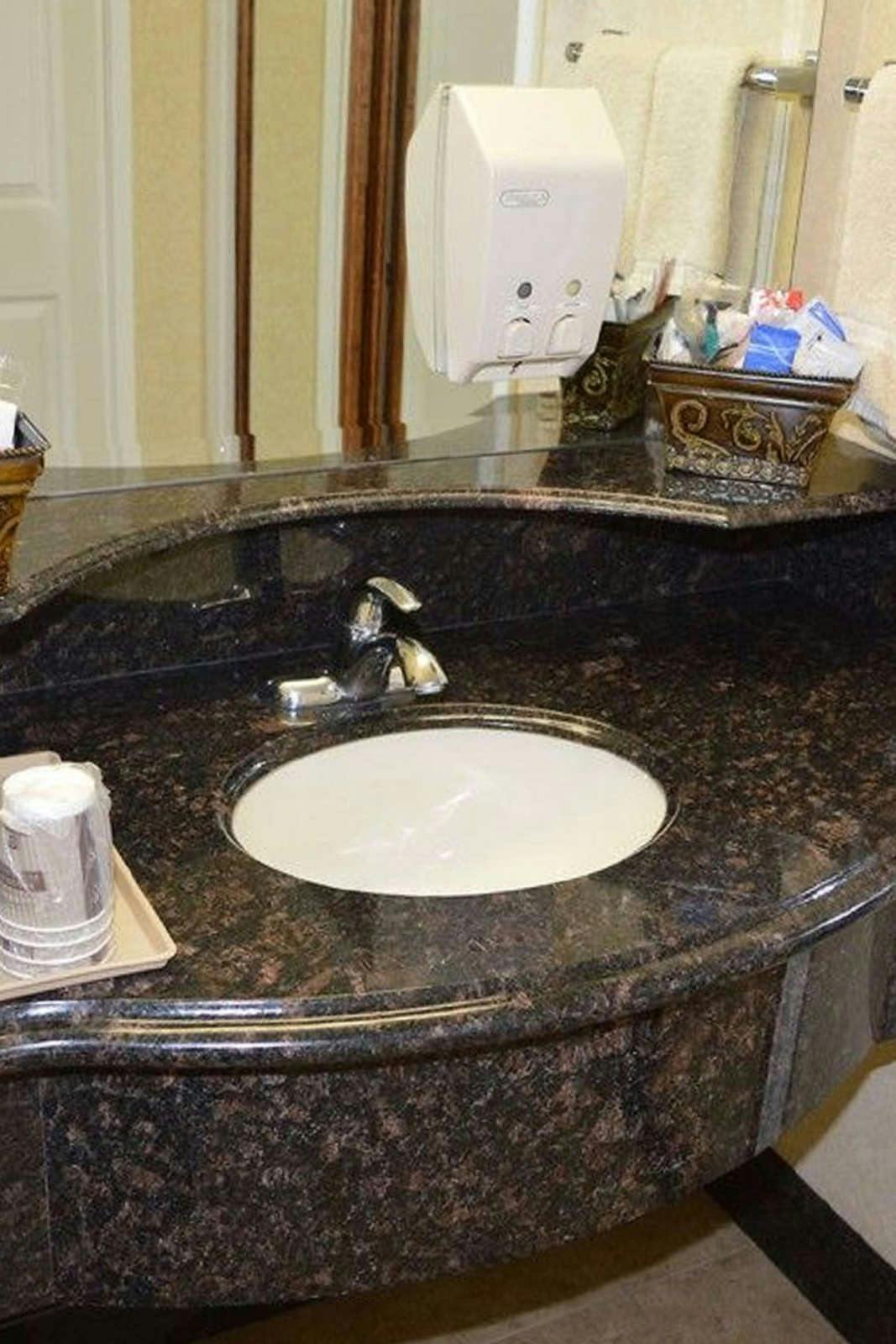 Hotel Dynasty Suites Redlands photo 5