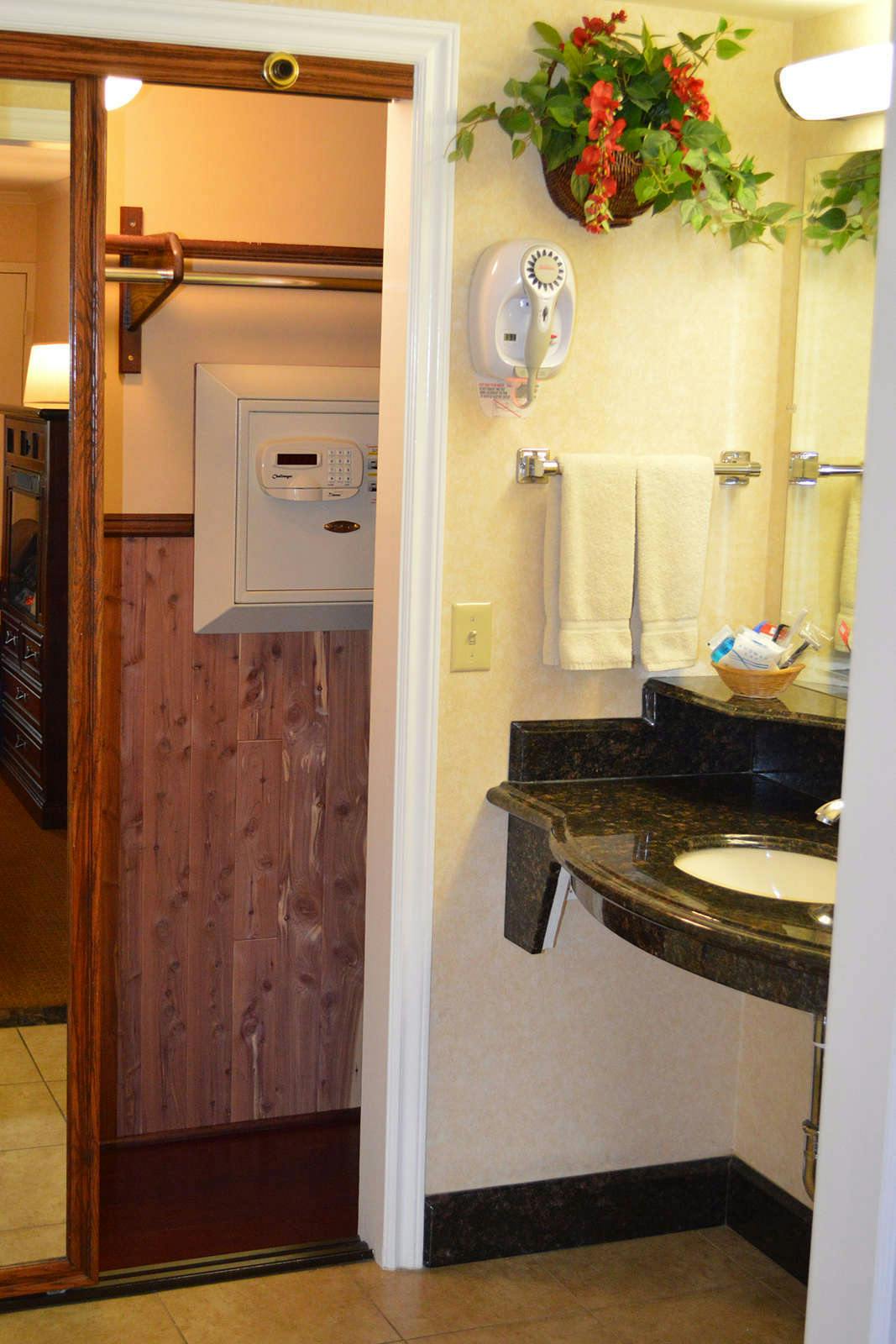 Hotel Dynasty Suites Redlands photo 3