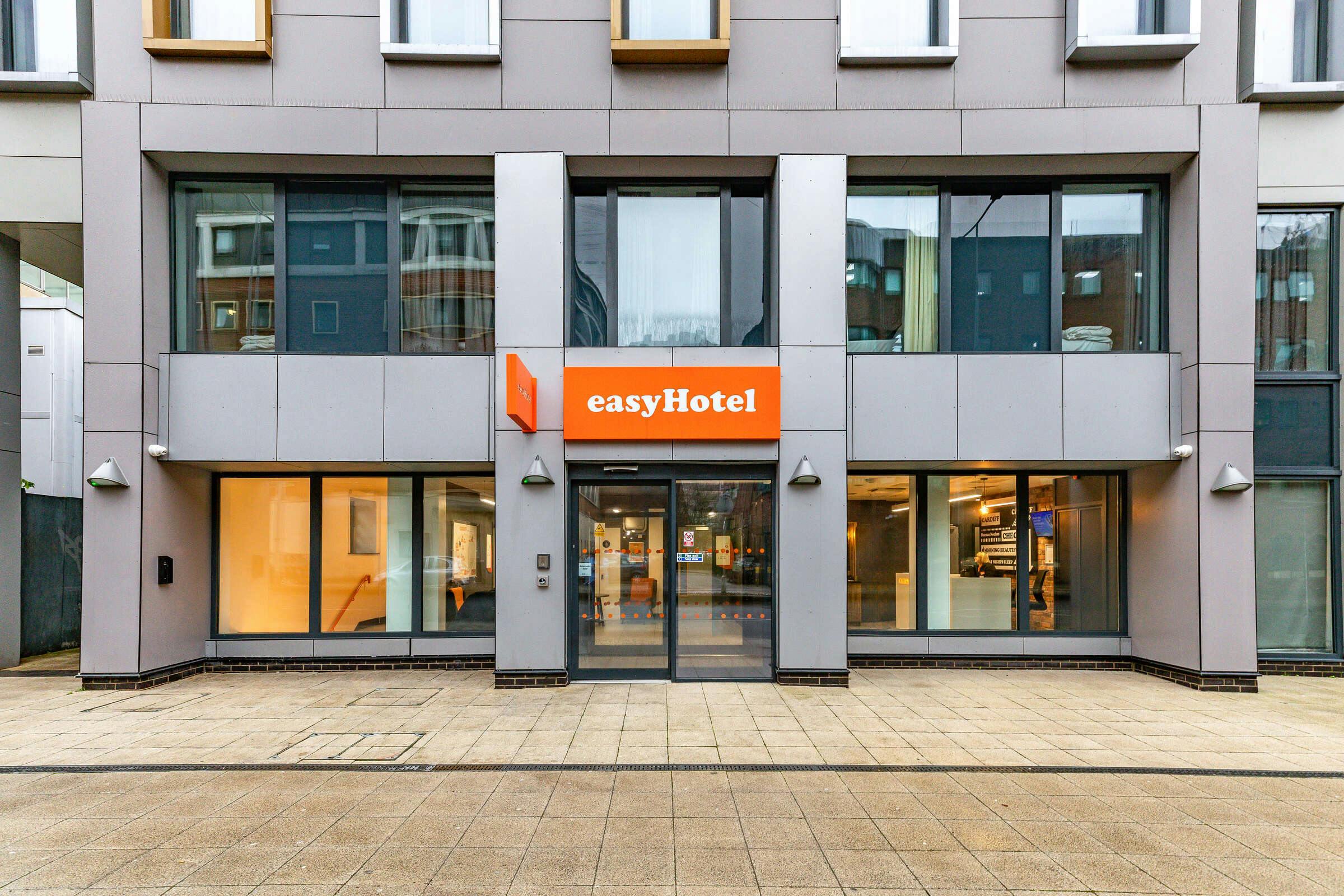Hotel easyHotel Cardiff photo 2