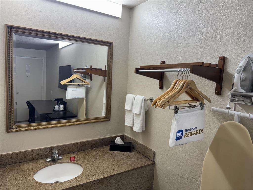 Hotel Sure Stay By Best Western Gonzales photo 3