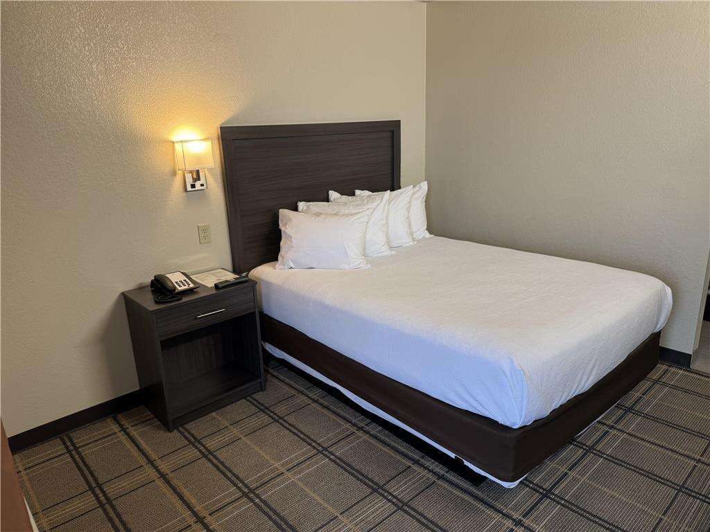 Hotel Sure Stay By Best Western Gonzales photo 1
