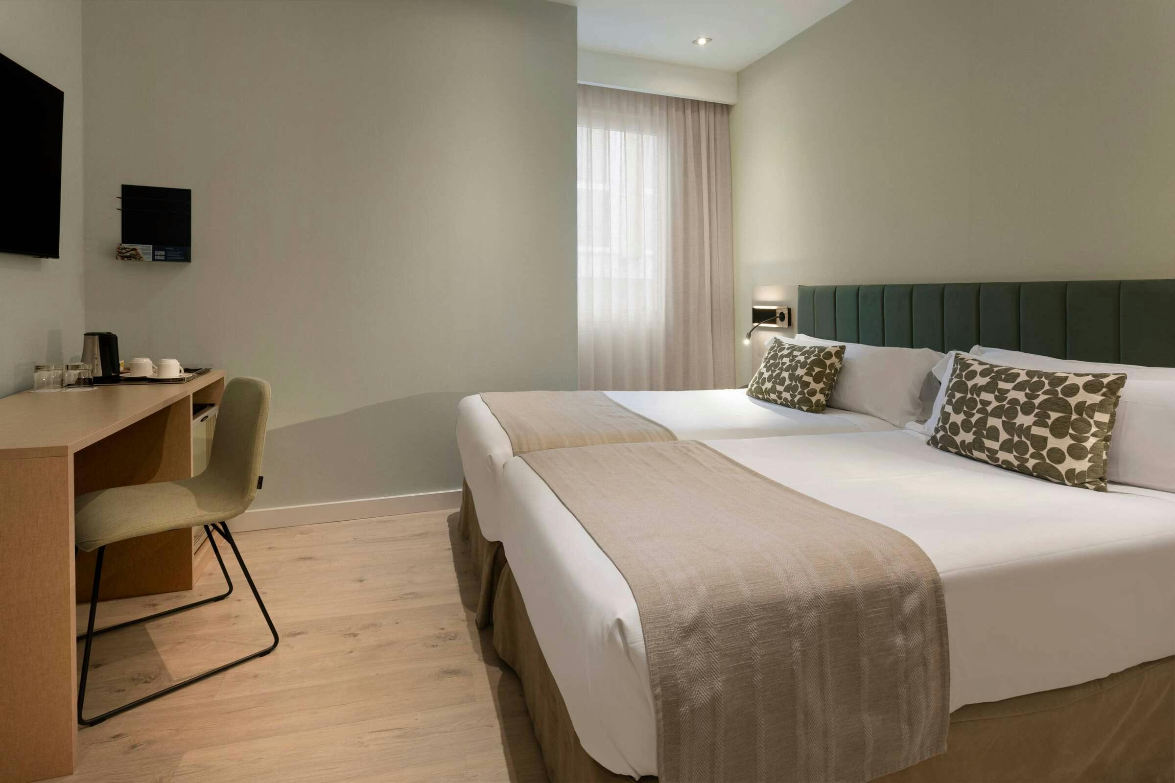 Hotel Catalonia Giralda photo 3